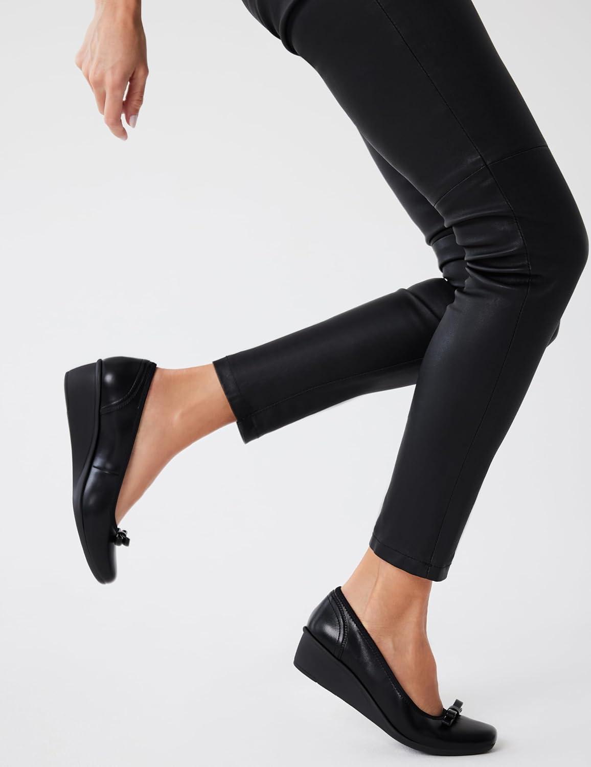imageAnne Klein Womens WalesBlack Patent
