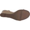 Anne Klein Women’s Sloan Wedge Sandal(Platinum)
