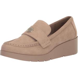 Anne Klein Women’s Quella Pump(Sandstone)
