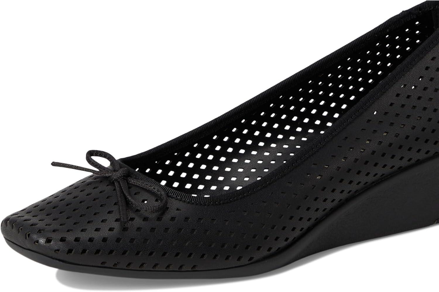 imageAnne Klein Womens WinsletBlack Smooth