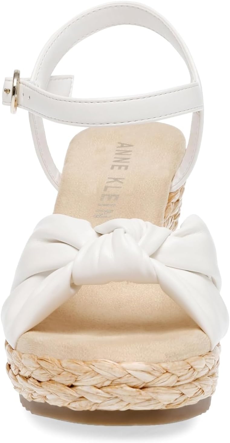 image:imageAnne Klein WintourWhite